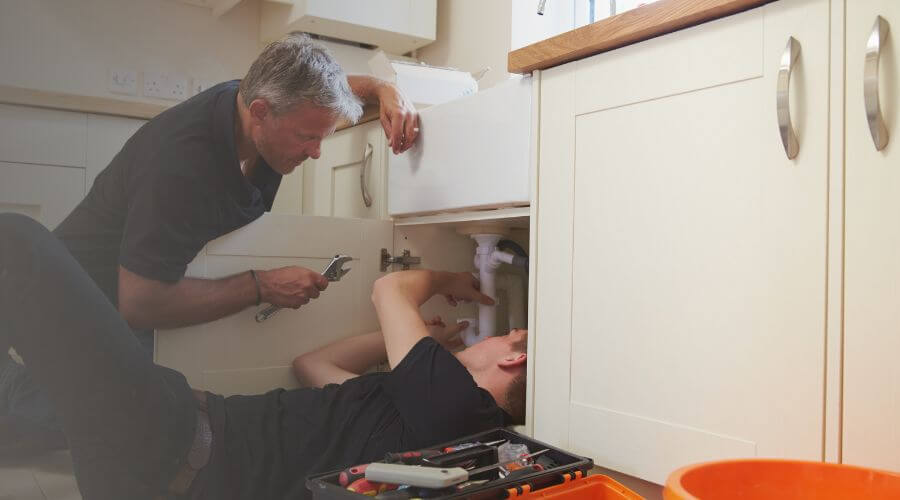 Professional burst pipe repair services in Luling, TX